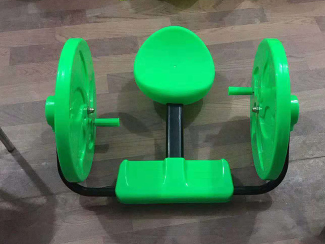 塑料健身器材绿色